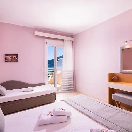 Sunny Thassos خْريسيا أموذيا